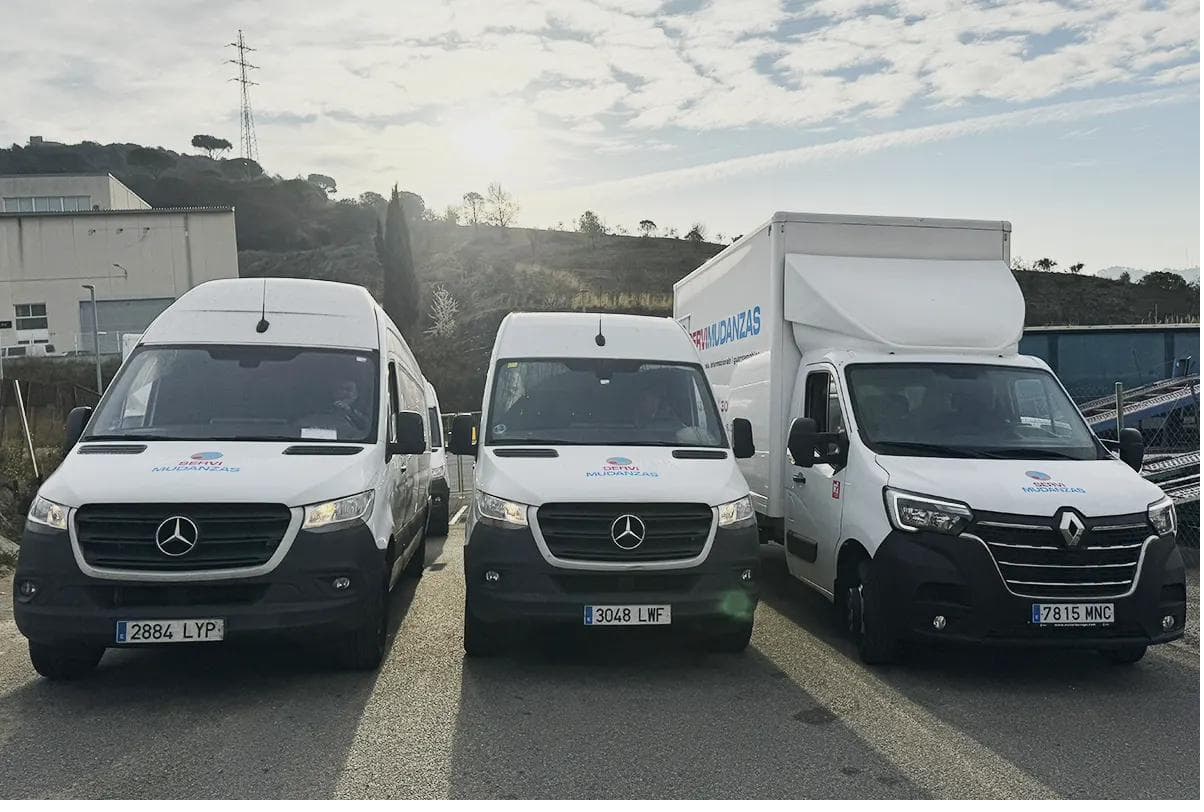 Servimudanzas Cerdanya removal team during a move in La Cerdanya